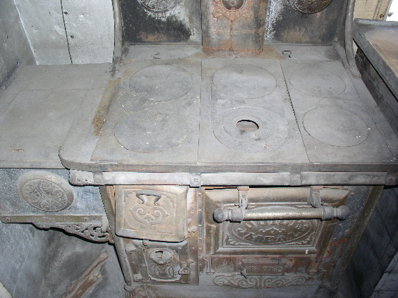 Kitchen stove bottom.jpg