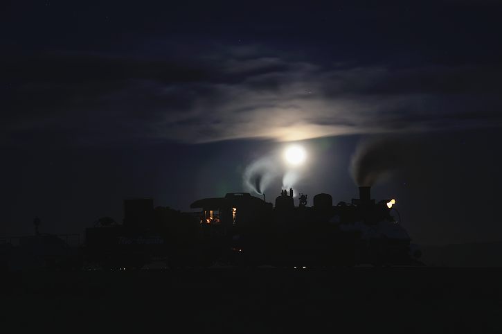 AB 2014-03-16 19-57-46 Moon Silhouette by Ron Burkhard.JPG