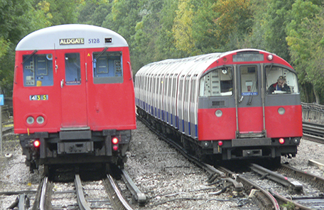 London_Underground_subsurface_and_tube_trains.jpg