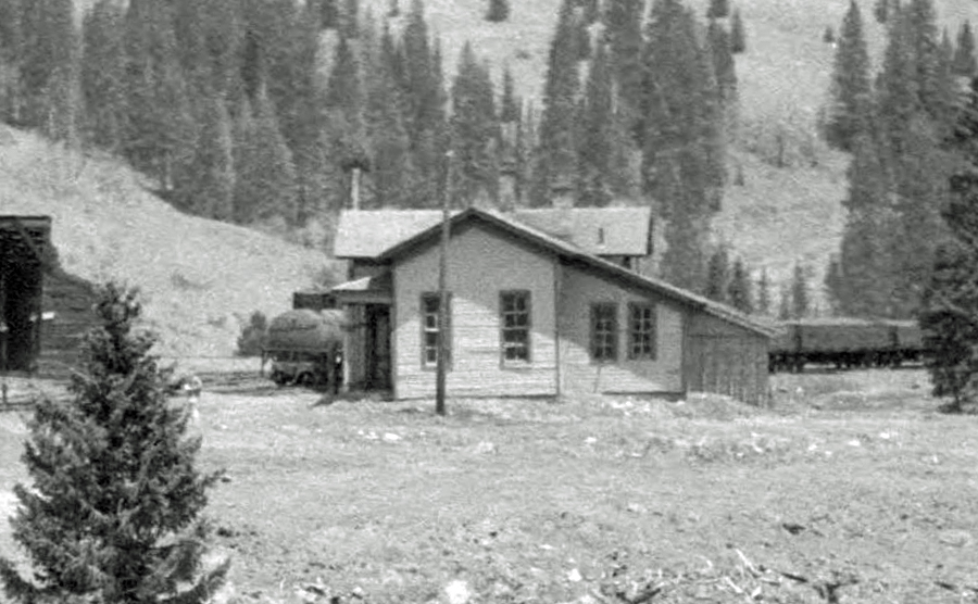 Cumbres section house.jpg