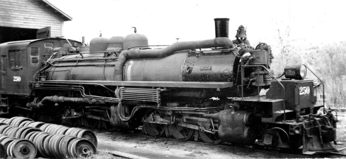 SVRy Eng 250 at S Baker engine house 3 21 47 engineers side view SVRR Emlaw Col.jpg