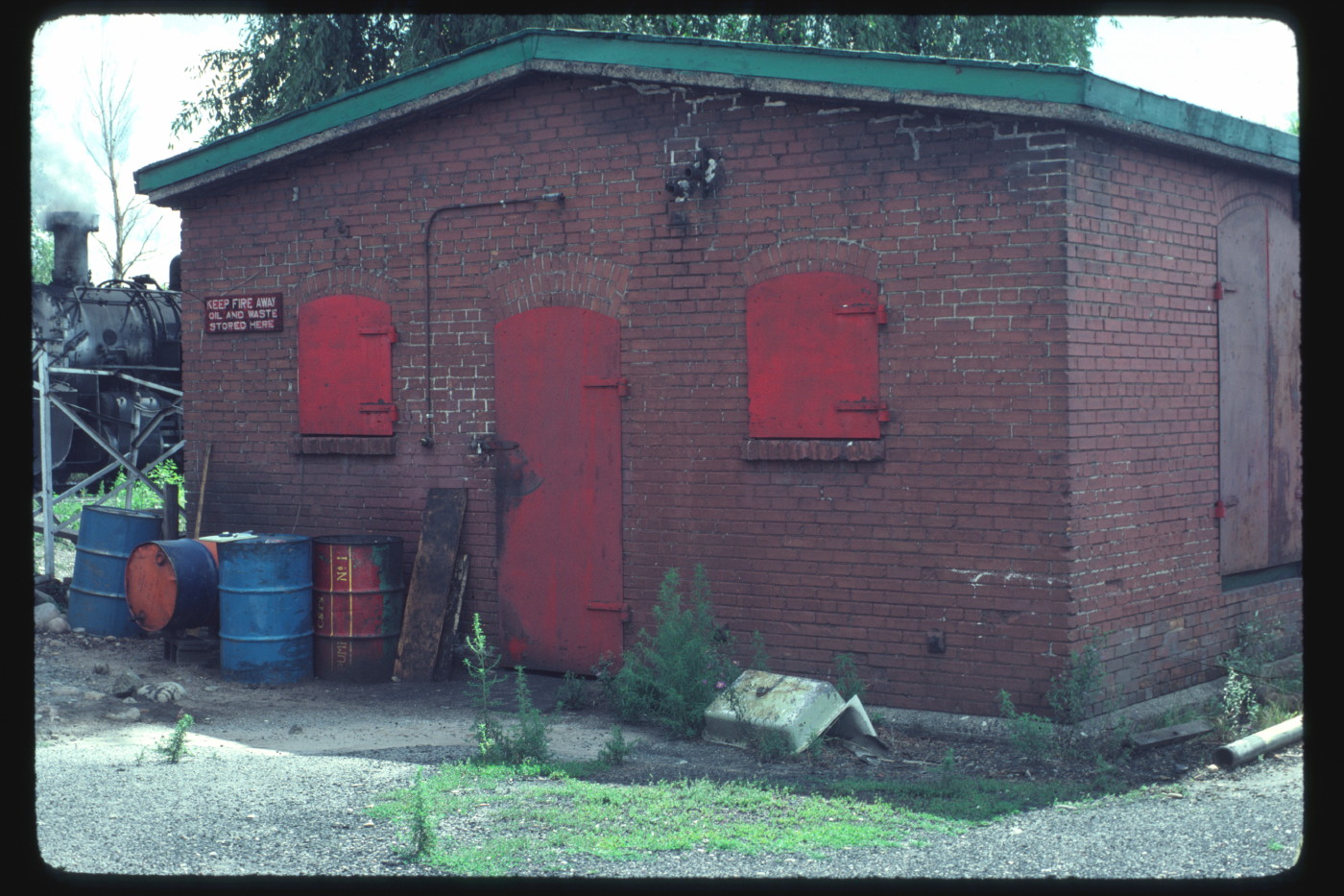 Chama Oil House north end 2 1980 DPAsmall.jpg
