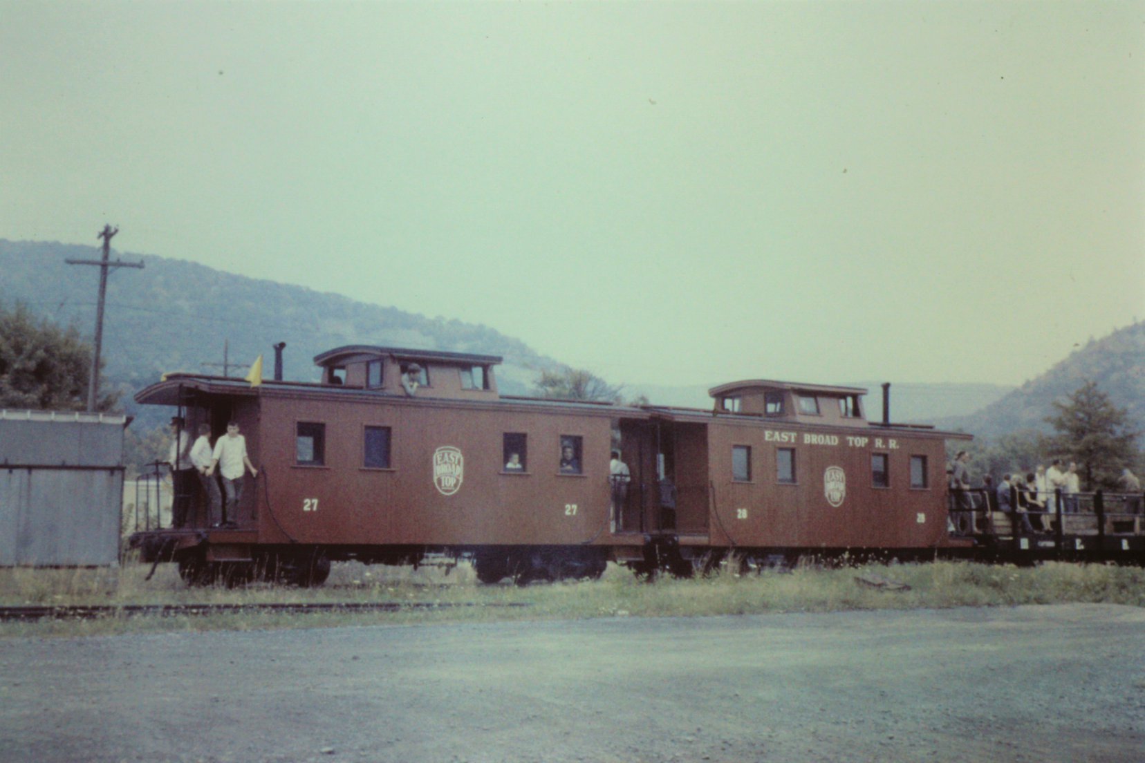 EBTfb4cabooses27and28in1960.jpg