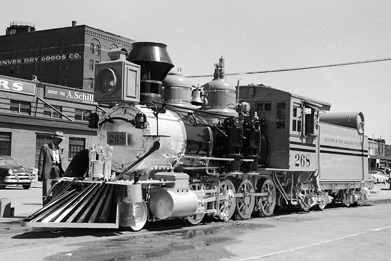 268-Denver 1952-3.jpg